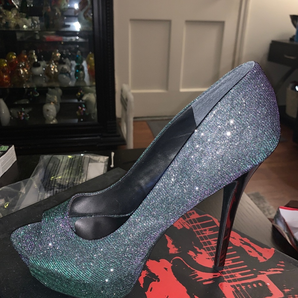 Peep toe heels